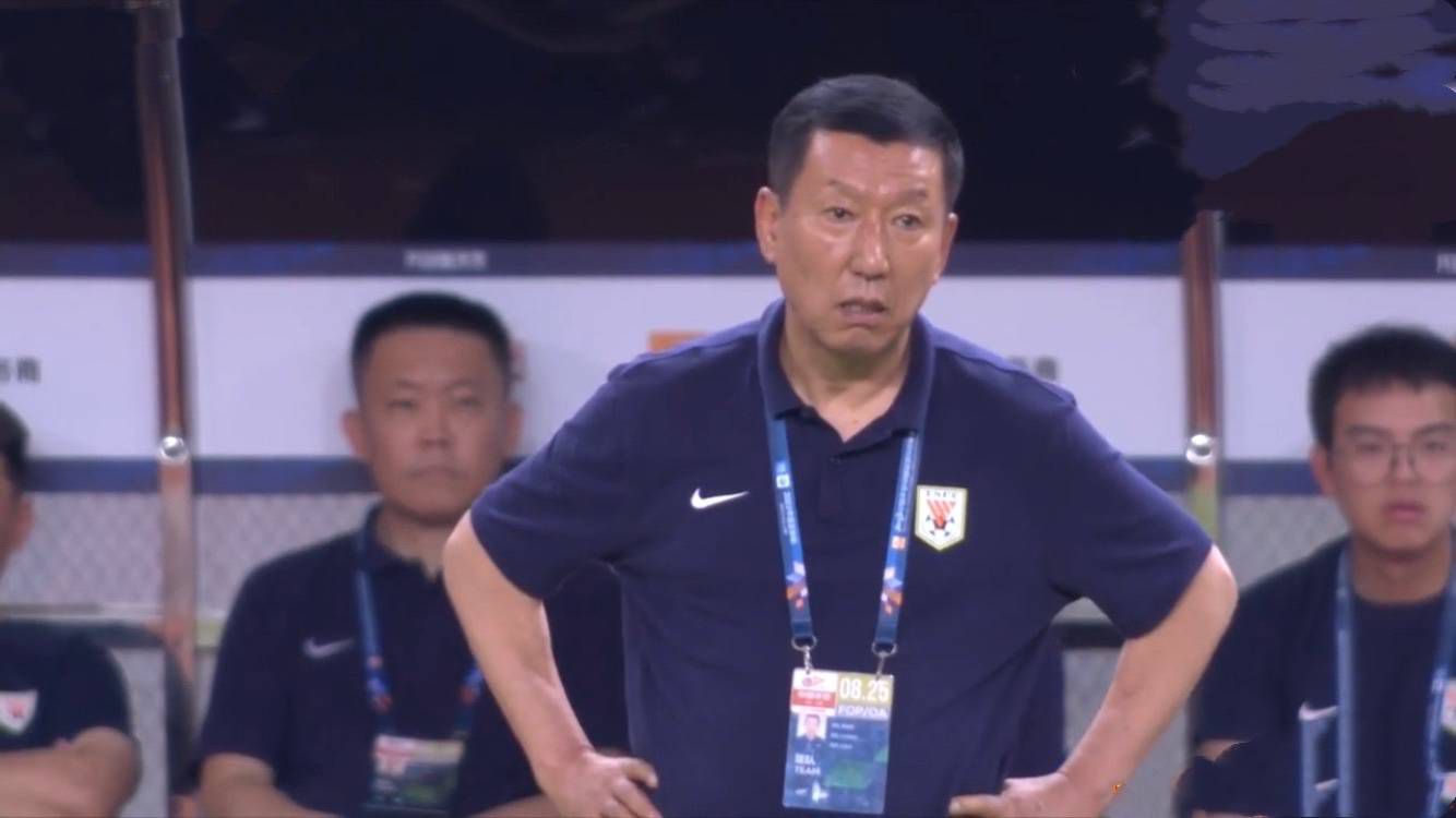 在欧冠赛场，奥斯梅恩与那不勒斯一起打入了8强。